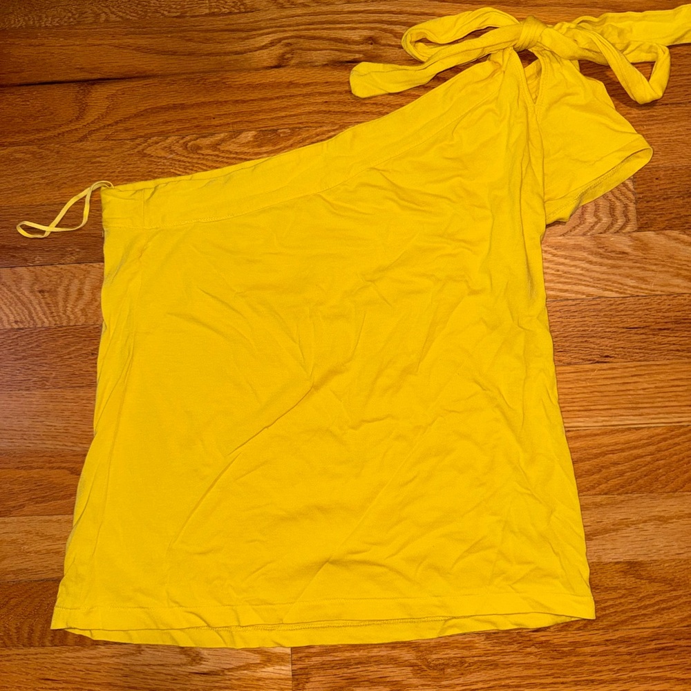 Yellow Maeve/Anthropologie one shoulder top with tie detail. Size: L #summer